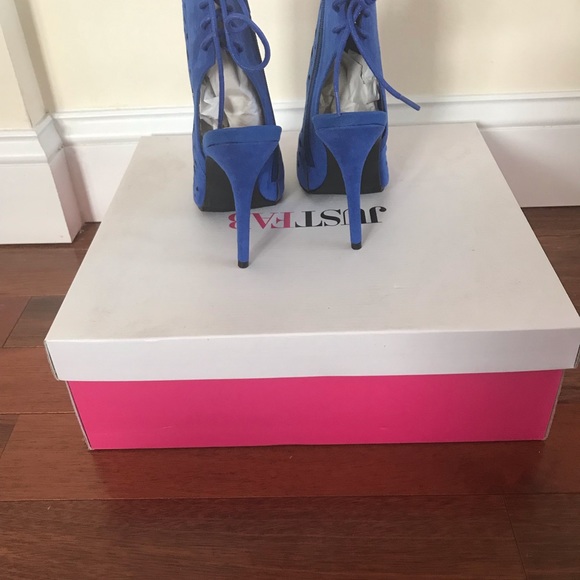 Shoes/heels - Picture 3 of 3